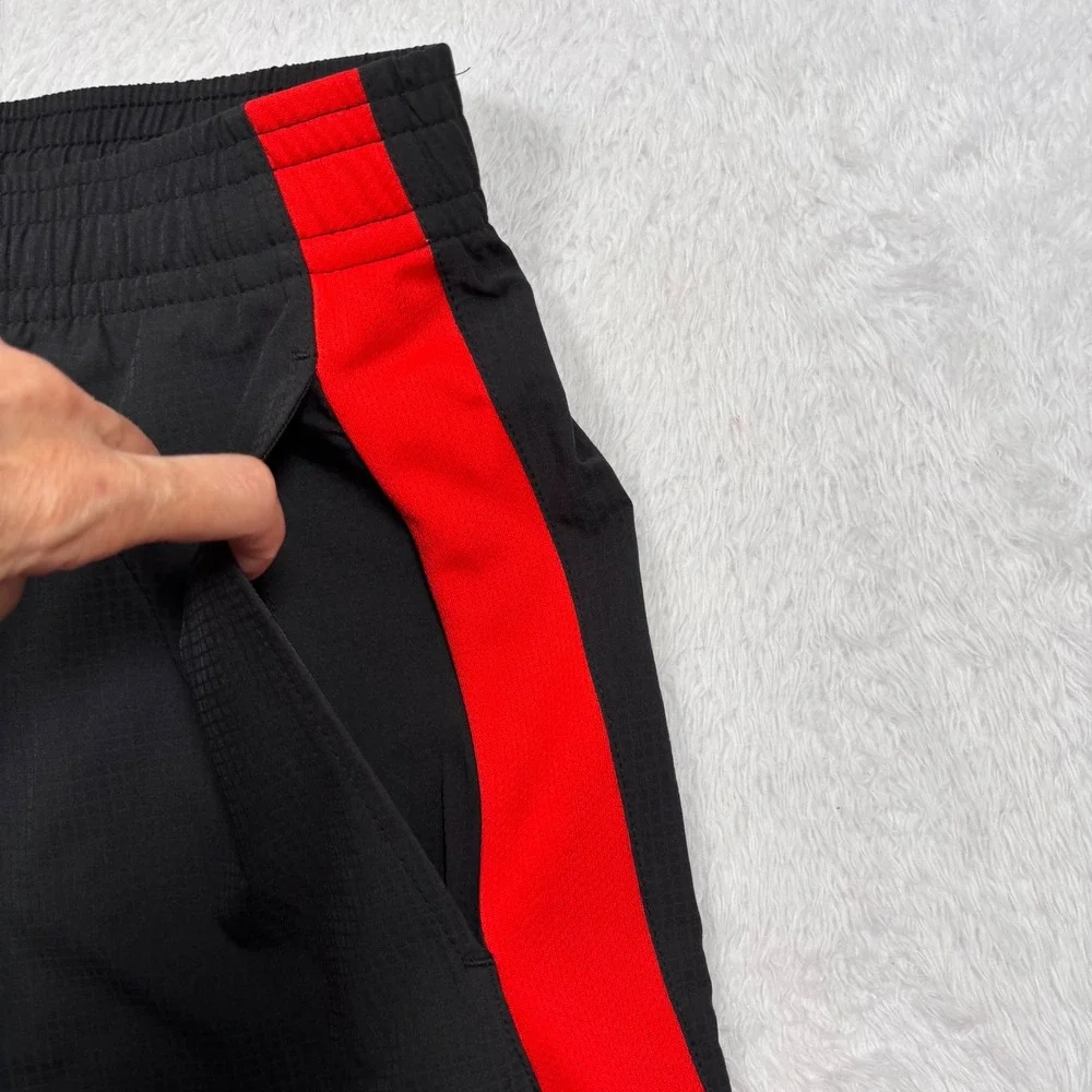 Tapout Athletic Shorts Mens XL Black Red MMA Training Gym Performance S143‎ B02